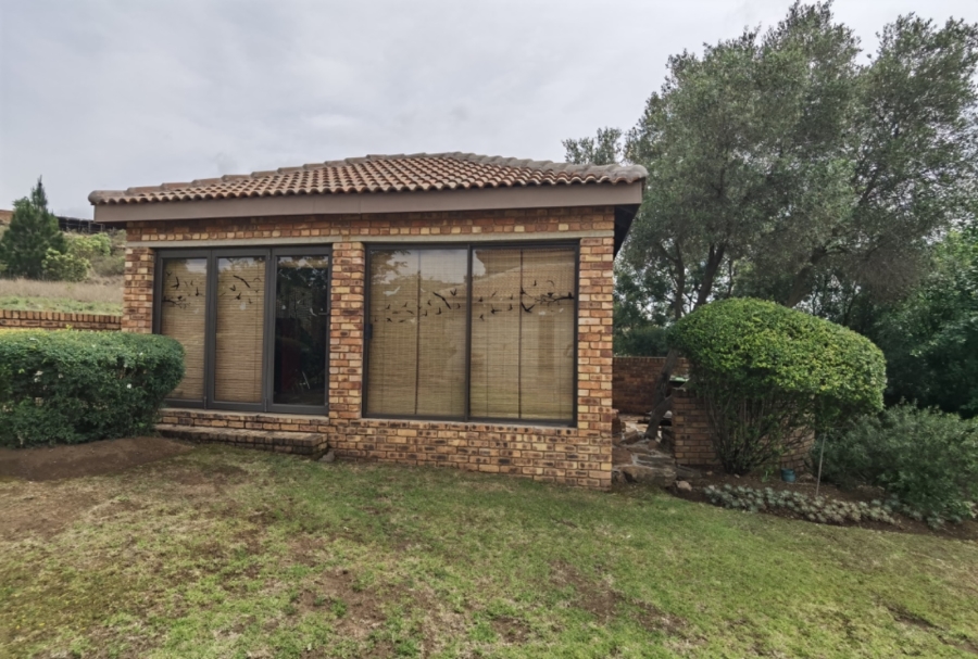 5 Bedroom Property for Sale in Aquavista Mountain Estate Gauteng