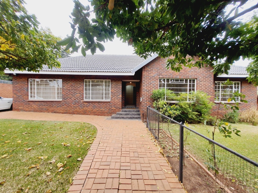 To Let 3 Bedroom Property for Rent in Garsfontein Gauteng