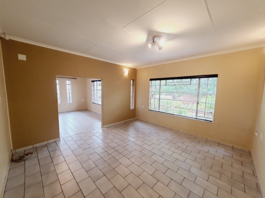 To Let 3 Bedroom Property for Rent in Garsfontein Gauteng