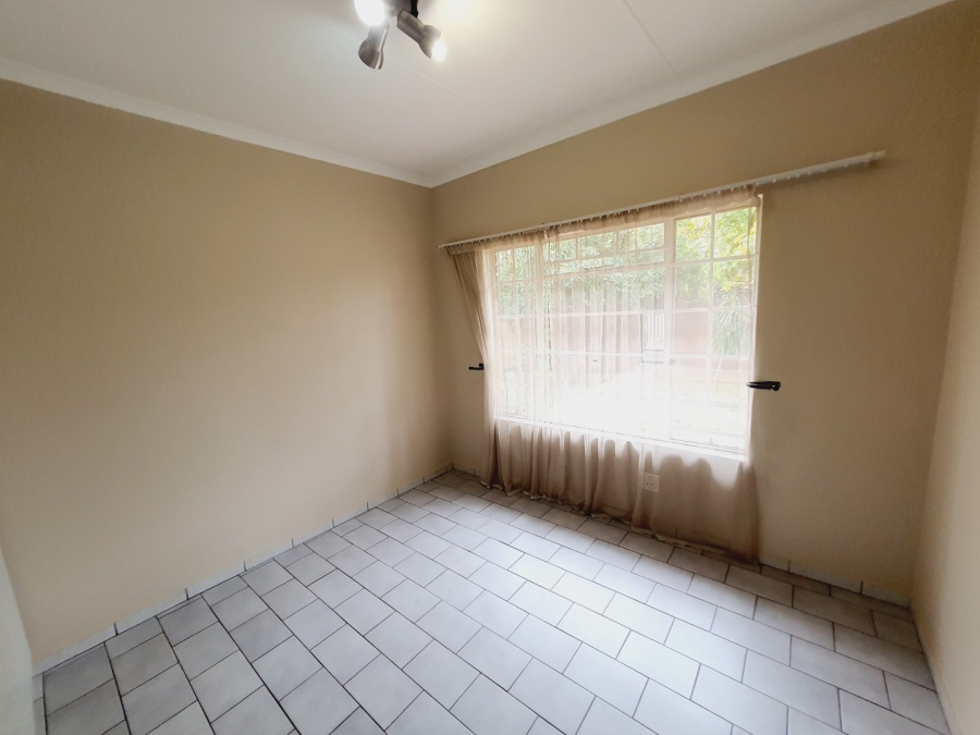 To Let 3 Bedroom Property for Rent in Garsfontein Gauteng