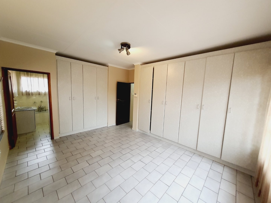 To Let 3 Bedroom Property for Rent in Garsfontein Gauteng