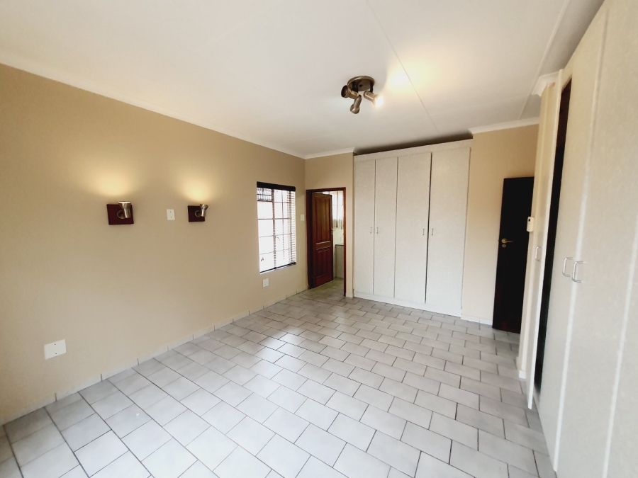 To Let 3 Bedroom Property for Rent in Garsfontein Gauteng