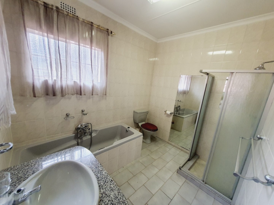 To Let 3 Bedroom Property for Rent in Garsfontein Gauteng