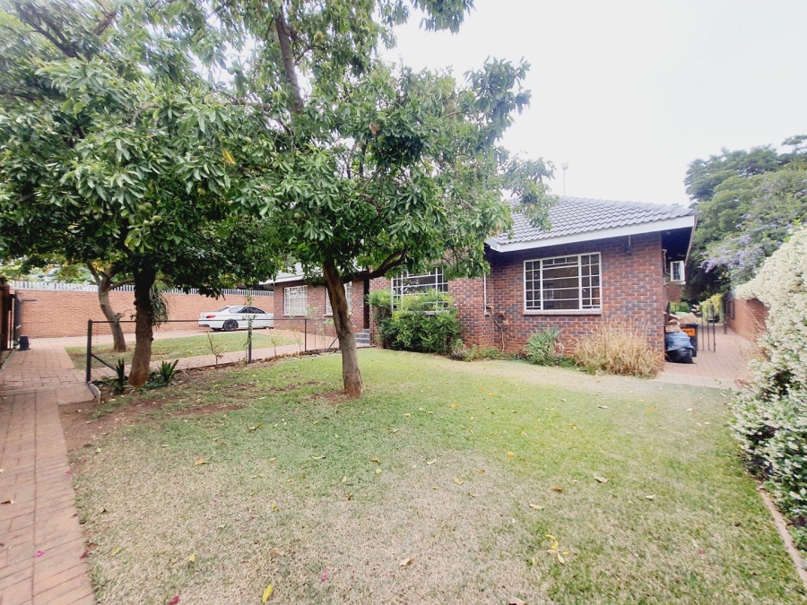 To Let 3 Bedroom Property for Rent in Garsfontein Gauteng