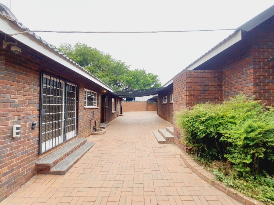 To Let 3 Bedroom Property for Rent in Garsfontein Gauteng