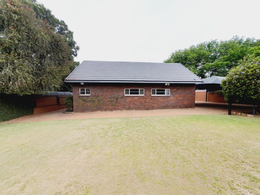 To Let 3 Bedroom Property for Rent in Garsfontein Gauteng