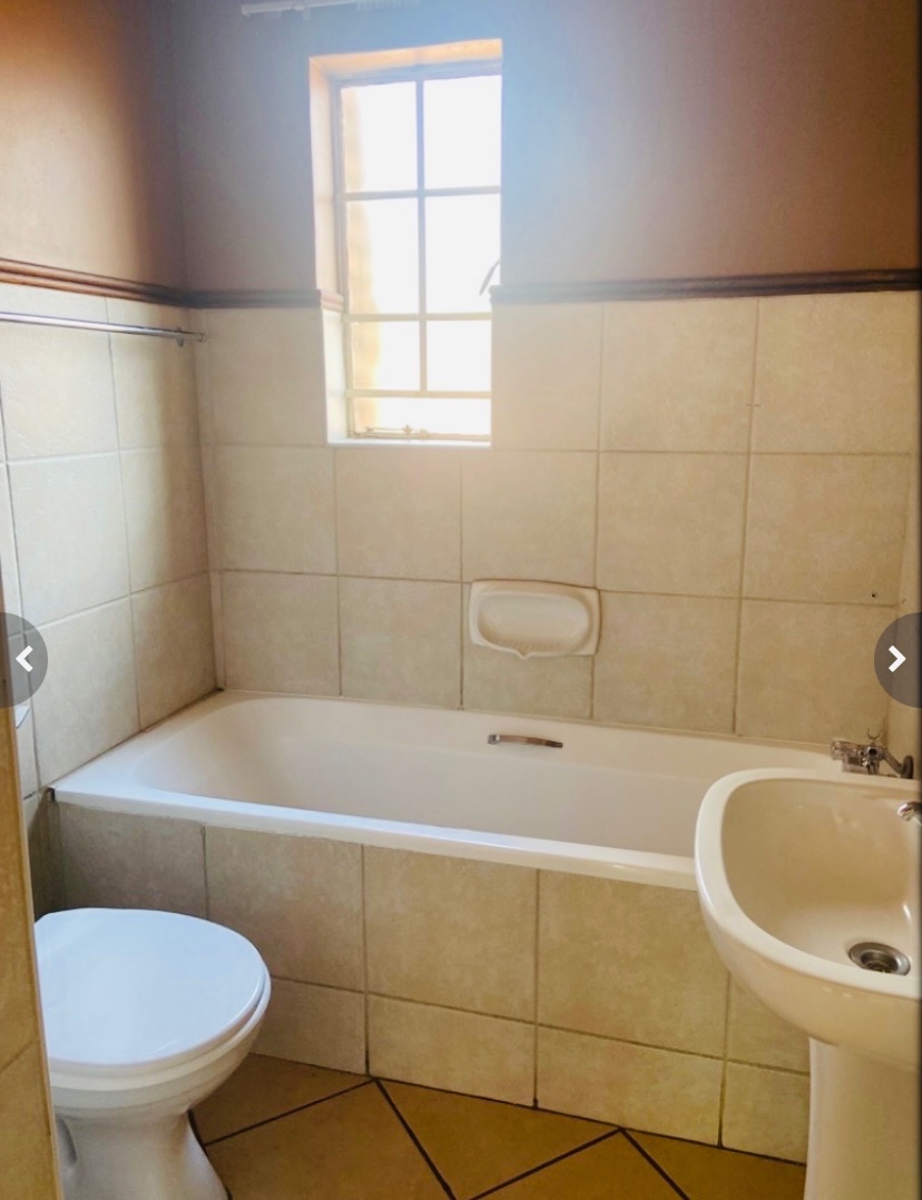 To Let  Bedroom Property for Rent in Eco Park Gauteng