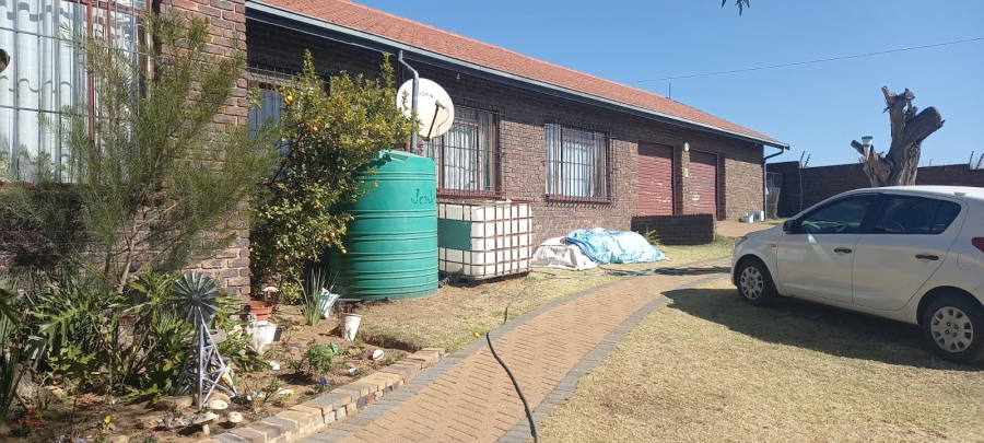 3 Bedroom Property for Sale in Overkruin Gauteng