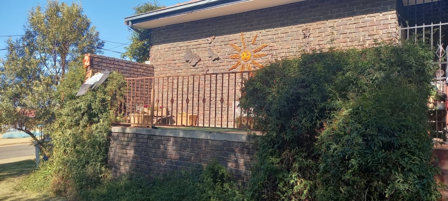 3 Bedroom Property for Sale in Overkruin Gauteng