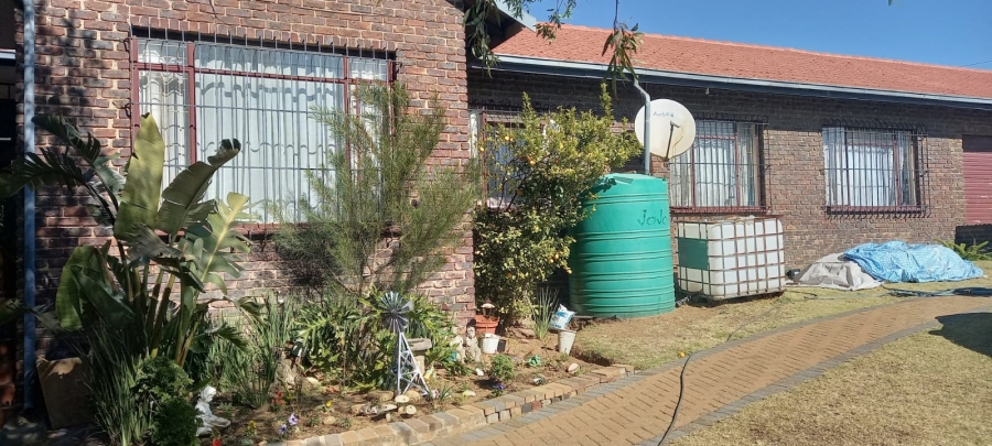 3 Bedroom Property for Sale in Overkruin Gauteng