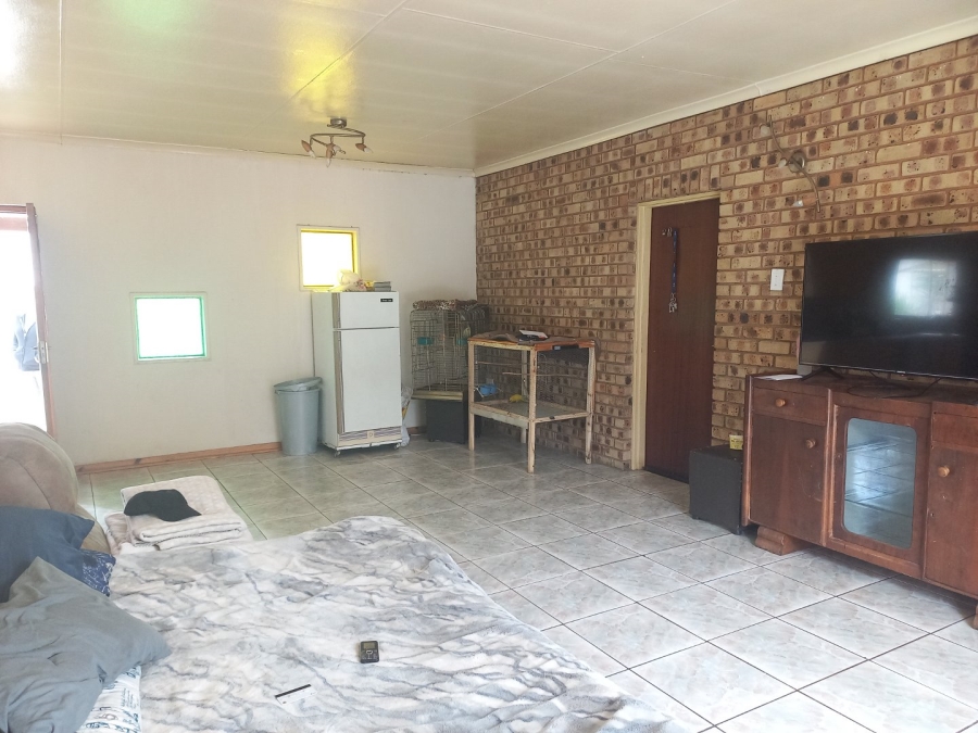 3 Bedroom Property for Sale in Dunnottar Gauteng