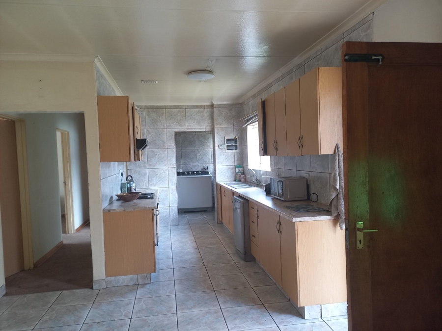 3 Bedroom Property for Sale in Dunnottar Gauteng