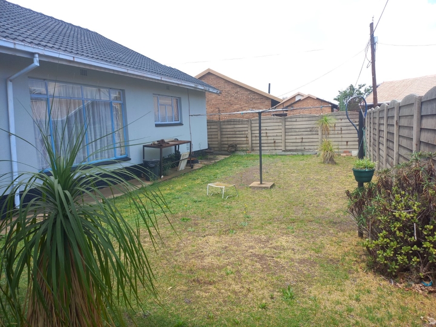 3 Bedroom Property for Sale in Dunnottar Gauteng