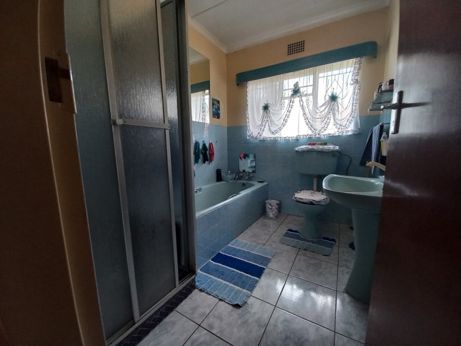 3 Bedroom Property for Sale in Dunnottar Gauteng