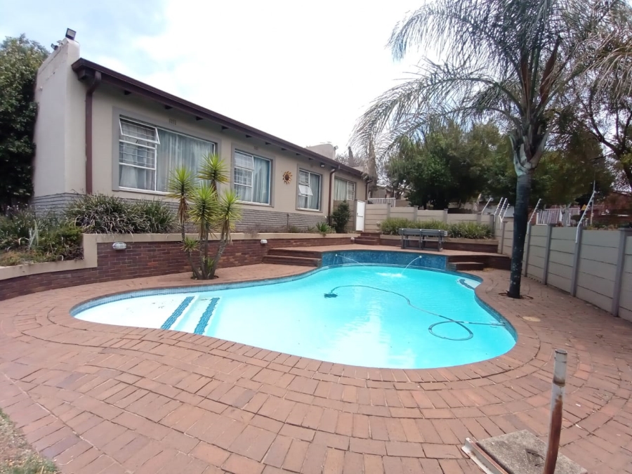 4 Bedroom Property for Sale in Noordheuwel Gauteng