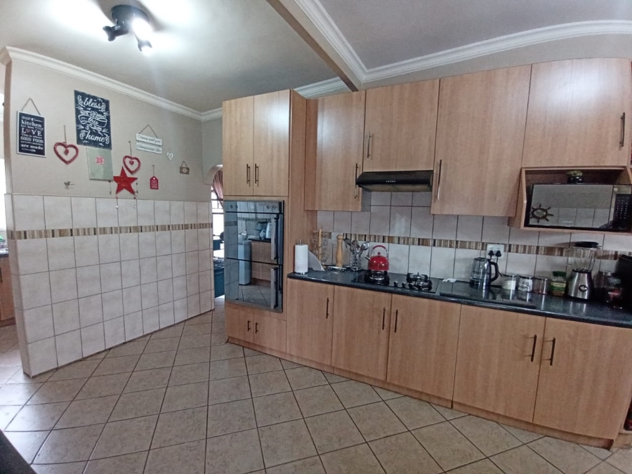 4 Bedroom Property for Sale in Noordheuwel Gauteng