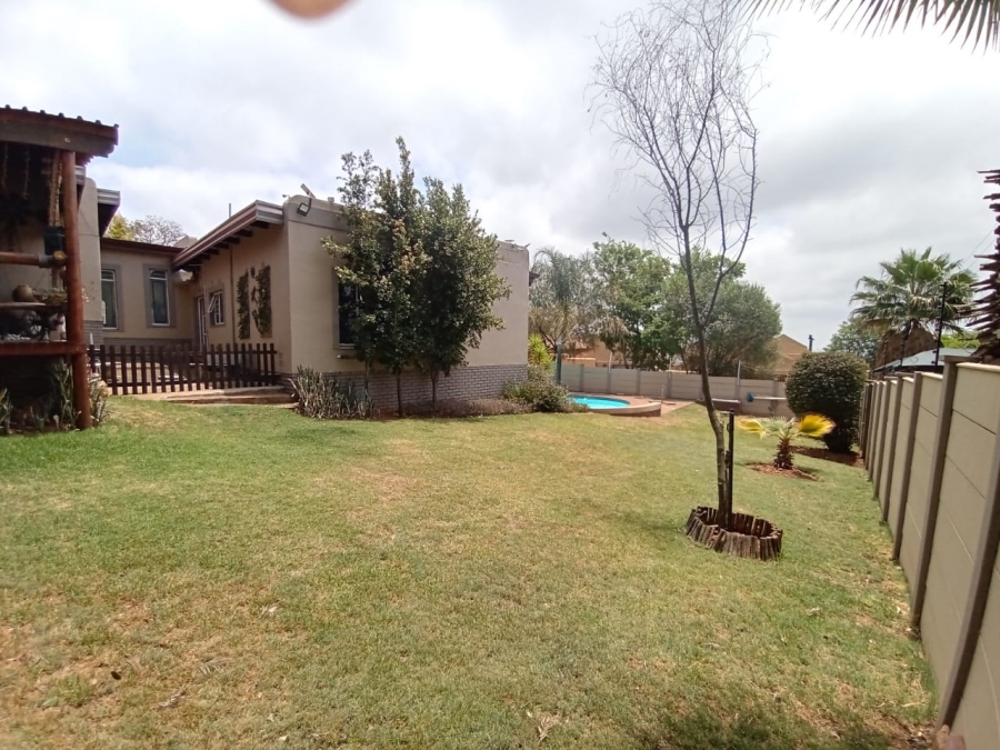 4 Bedroom Property for Sale in Noordheuwel Gauteng