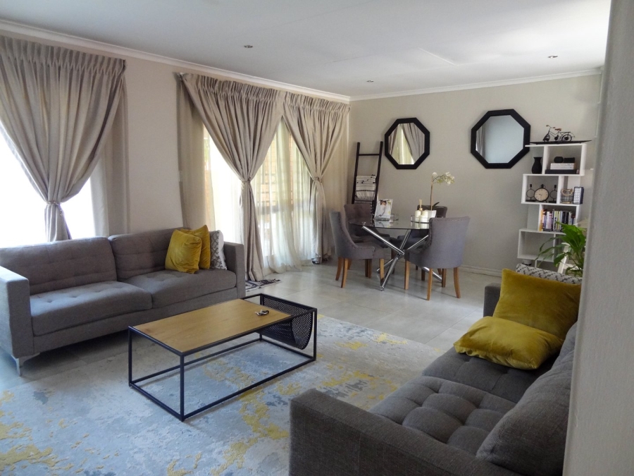 2 Bedroom Property for Sale in Stone Ridge Gauteng