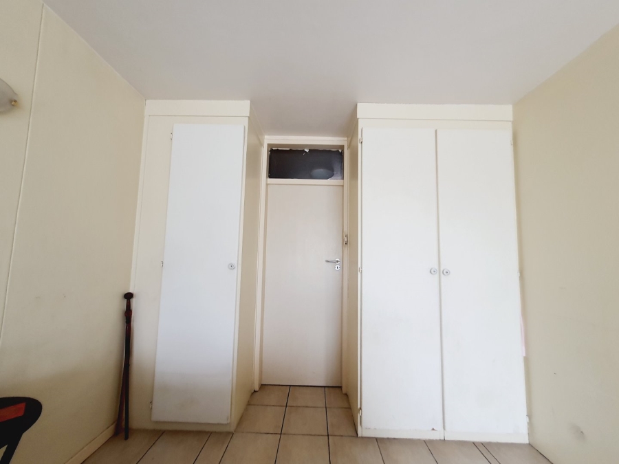 To Let 1 Bedroom Property for Rent in Faerie Glen Gauteng