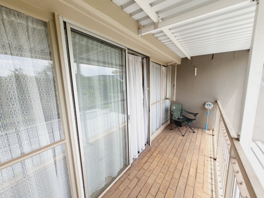 To Let 1 Bedroom Property for Rent in Faerie Glen Gauteng