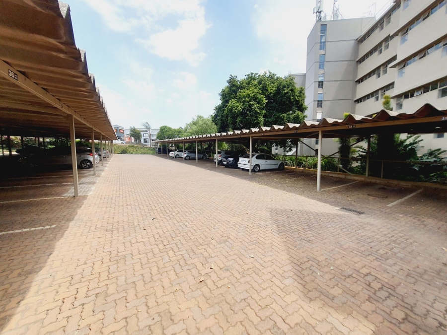 To Let 1 Bedroom Property for Rent in Faerie Glen Gauteng