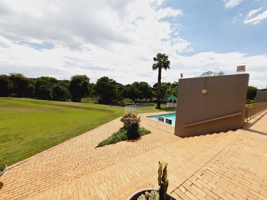 To Let 1 Bedroom Property for Rent in Faerie Glen Gauteng