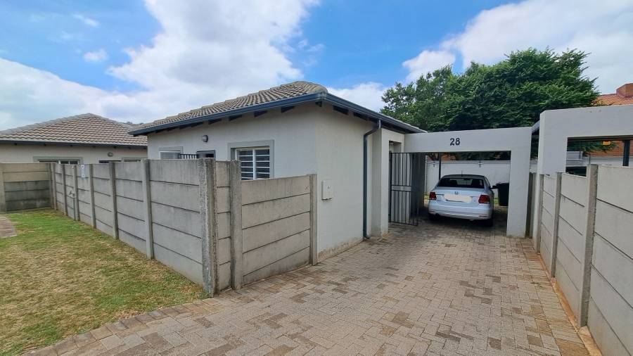 2 Bedroom Property for Sale in Amorosa Gauteng