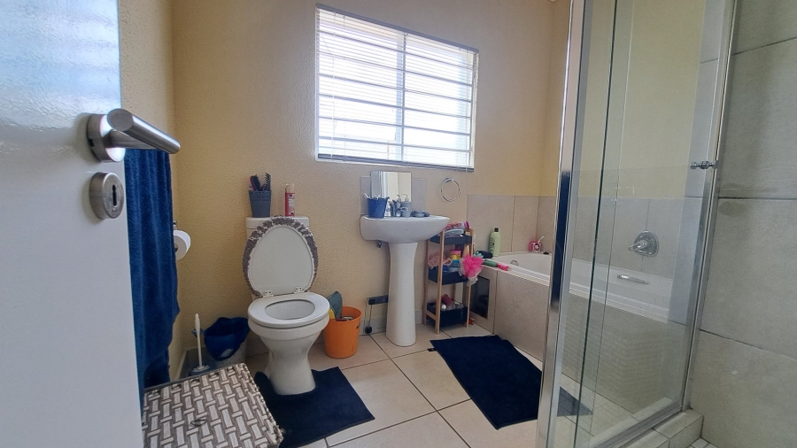 2 Bedroom Property for Sale in Amorosa Gauteng