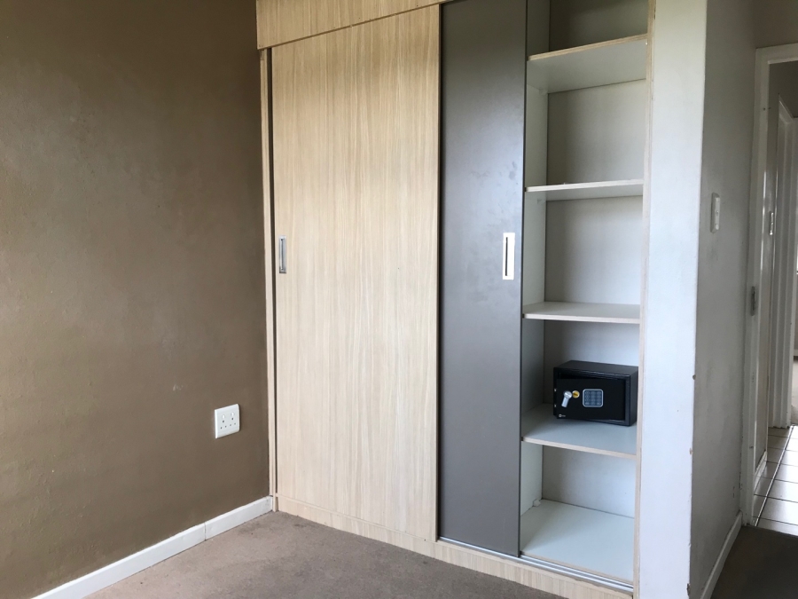 2 Bedroom Property for Sale in The Paddocks Gauteng