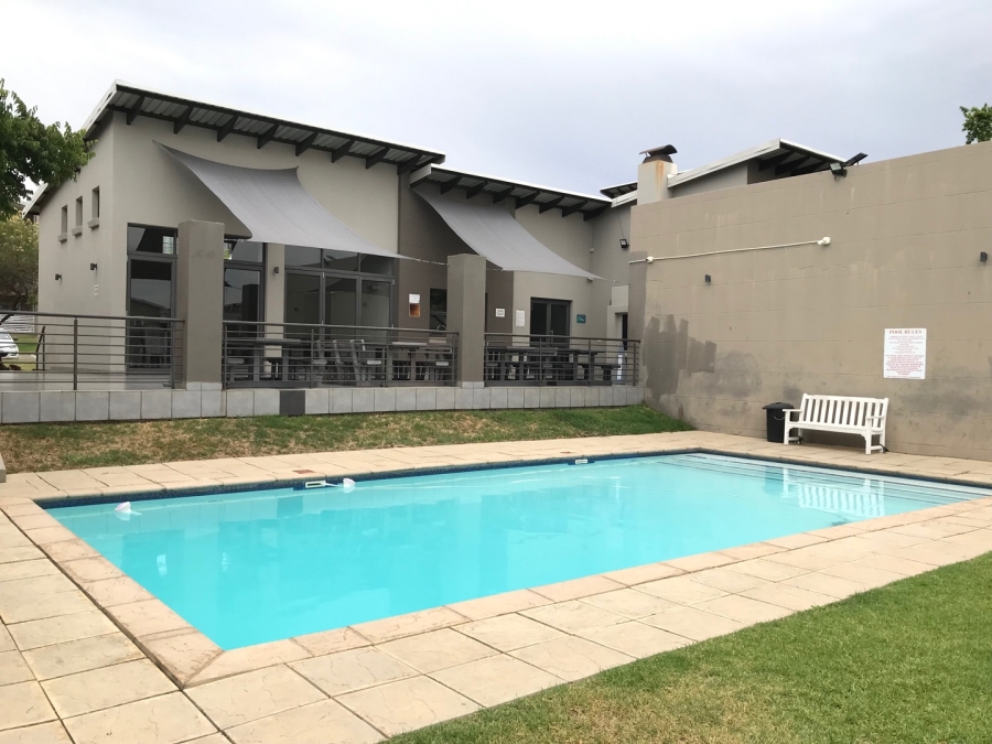 2 Bedroom Property for Sale in The Paddocks Gauteng