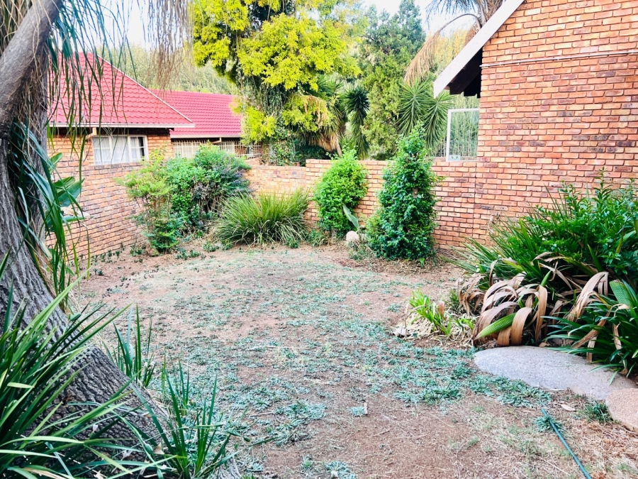 3 Bedroom Property for Sale in Garsfontein Gauteng