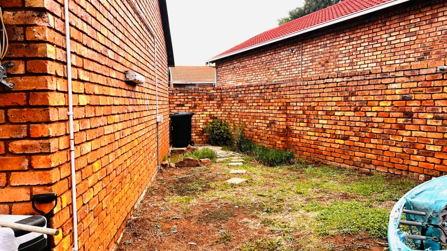 3 Bedroom Property for Sale in Garsfontein Gauteng