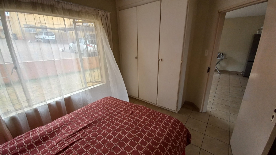 2 Bedroom Property for Sale in Groblerpark Gauteng