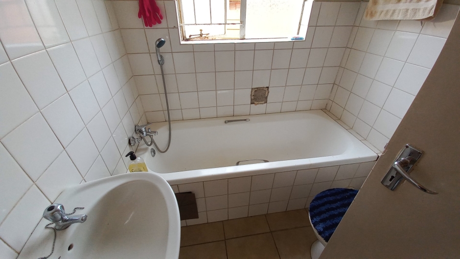 2 Bedroom Property for Sale in Groblerpark Gauteng