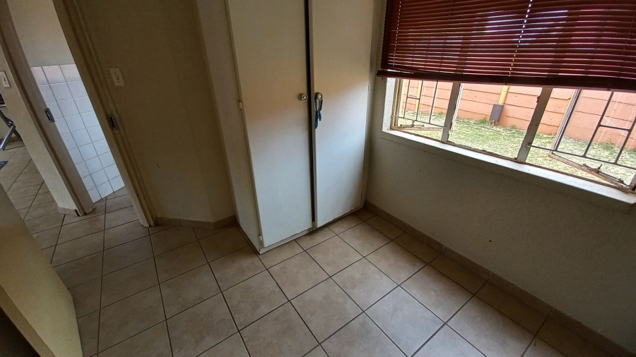 2 Bedroom Property for Sale in Groblerpark Gauteng