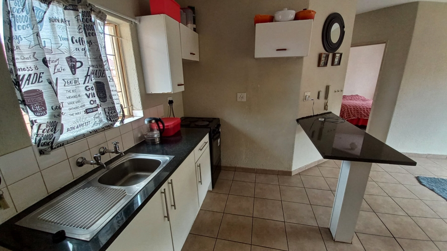 2 Bedroom Property for Sale in Groblerpark Gauteng