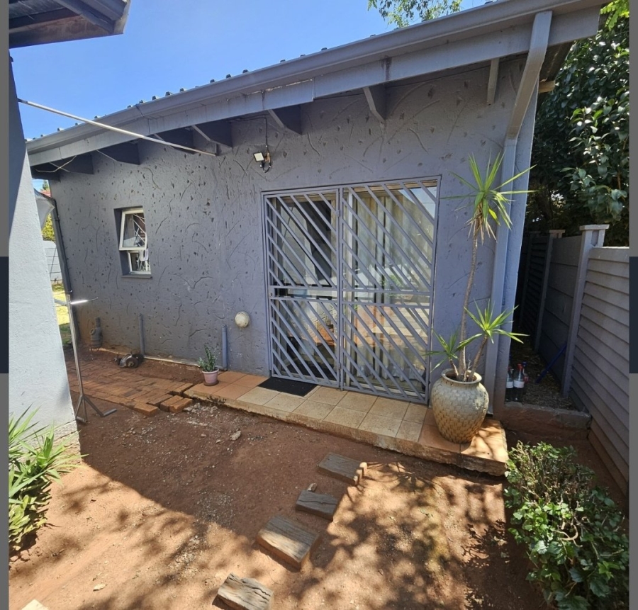 5 Bedroom Property for Sale in Sophiatown Gauteng