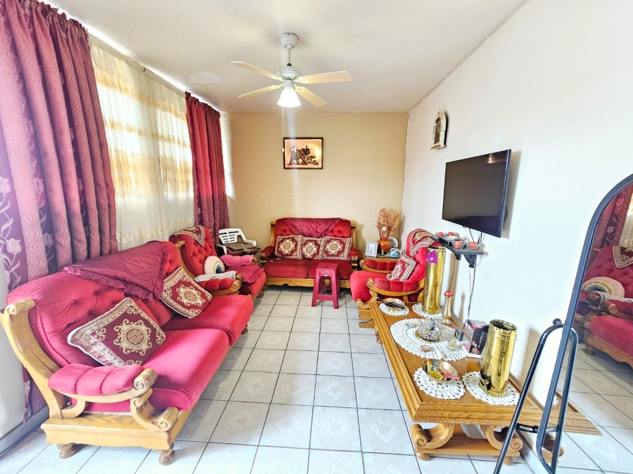 2 Bedroom Property for Sale in Laudium Gauteng