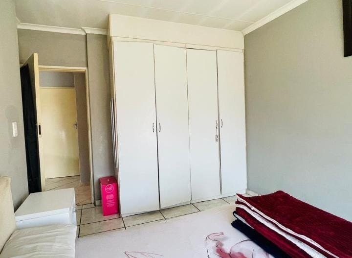 2 Bedroom Property for Sale in Andeon AH Gauteng