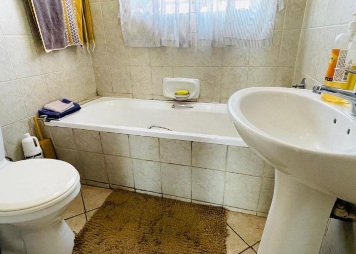 2 Bedroom Property for Sale in Andeon AH Gauteng