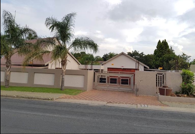 5 Bedroom Property for Sale in Van Riebeeck Park Gauteng