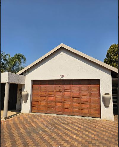 5 Bedroom Property for Sale in Van Riebeeck Park Gauteng