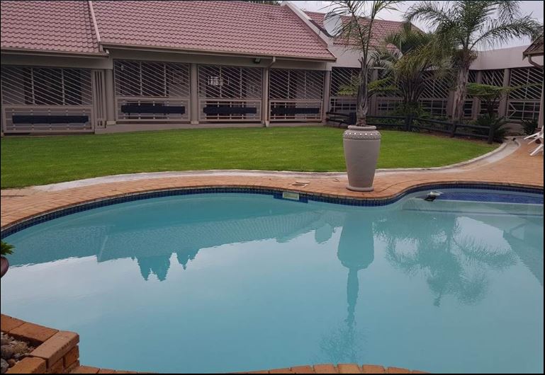 5 Bedroom Property for Sale in Van Riebeeck Park Gauteng