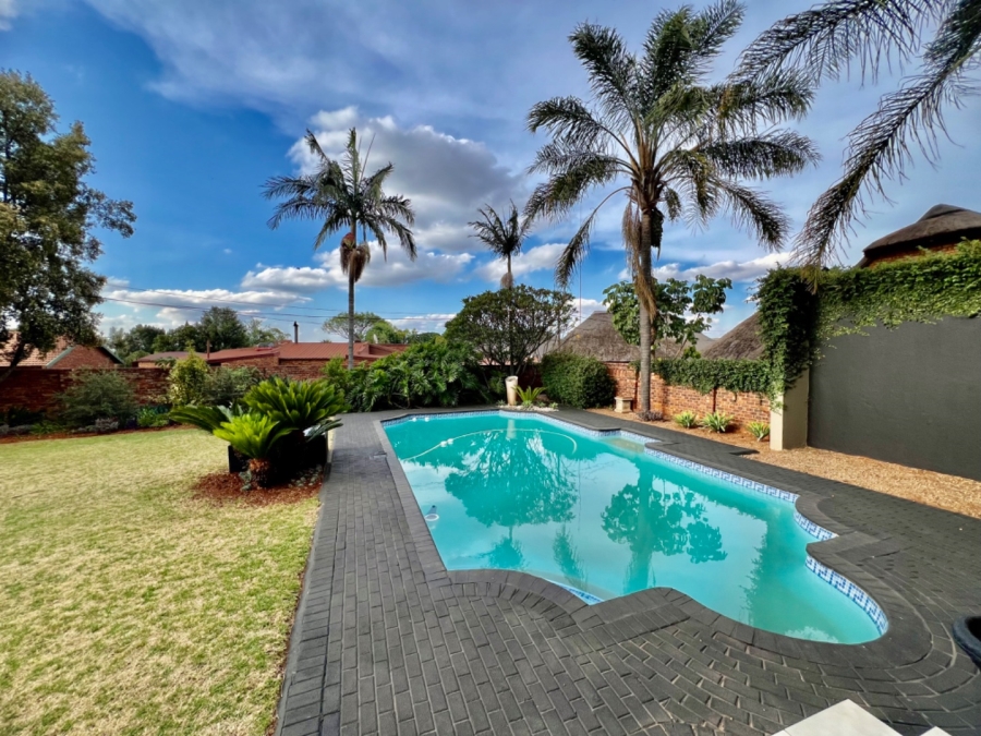 4 Bedroom Property for Sale in Garsfontein Gauteng