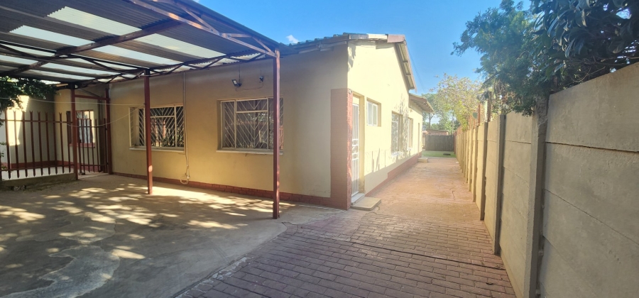 To Let 3 Bedroom Property for Rent in Erasmia Gauteng