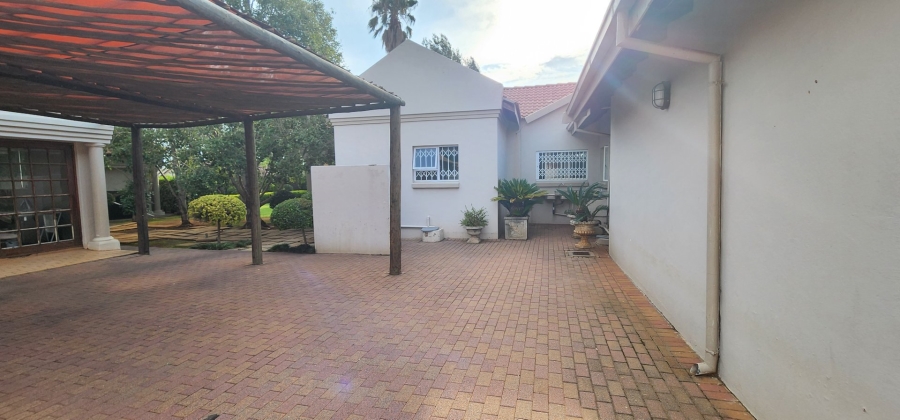 4 Bedroom Property for Sale in Erasmia Gauteng