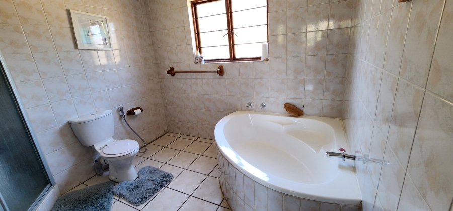 3 Bedroom Property for Sale in Eldoraigne Gauteng