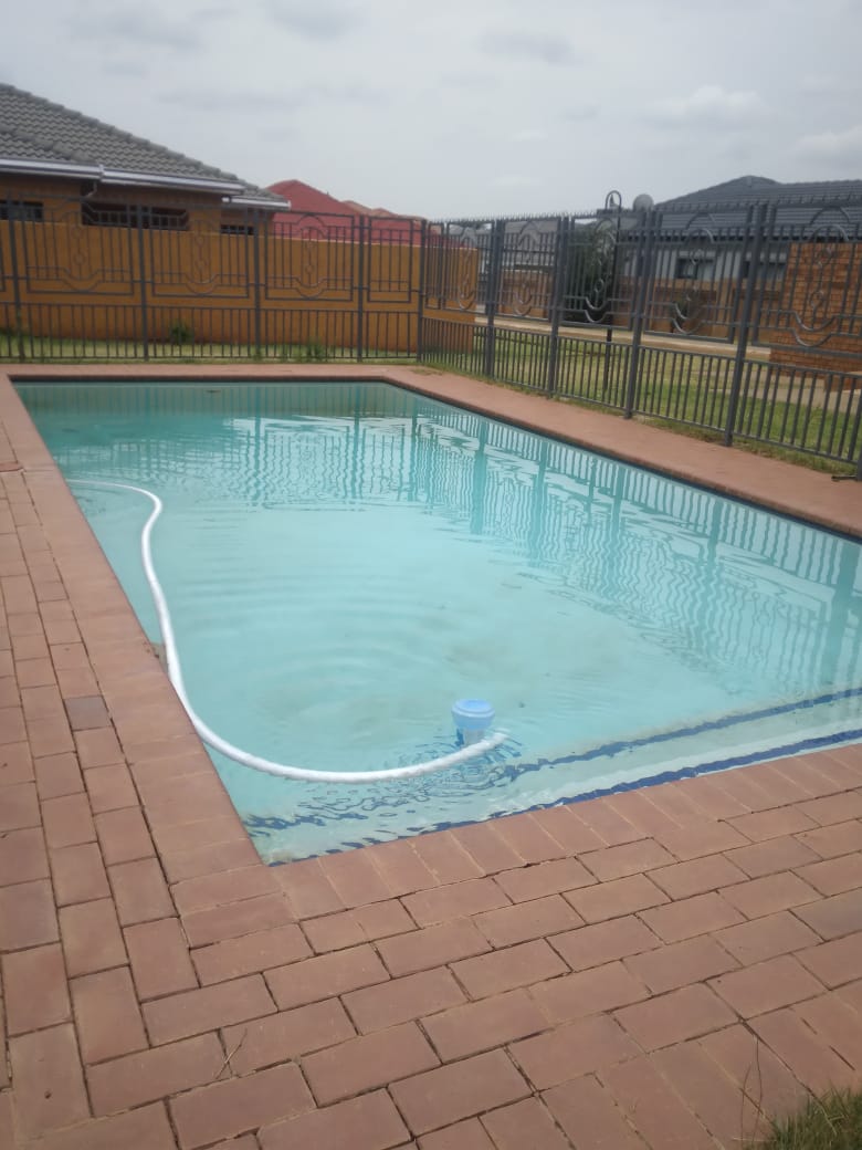  Bedroom Property for Sale in The Orchards Gauteng