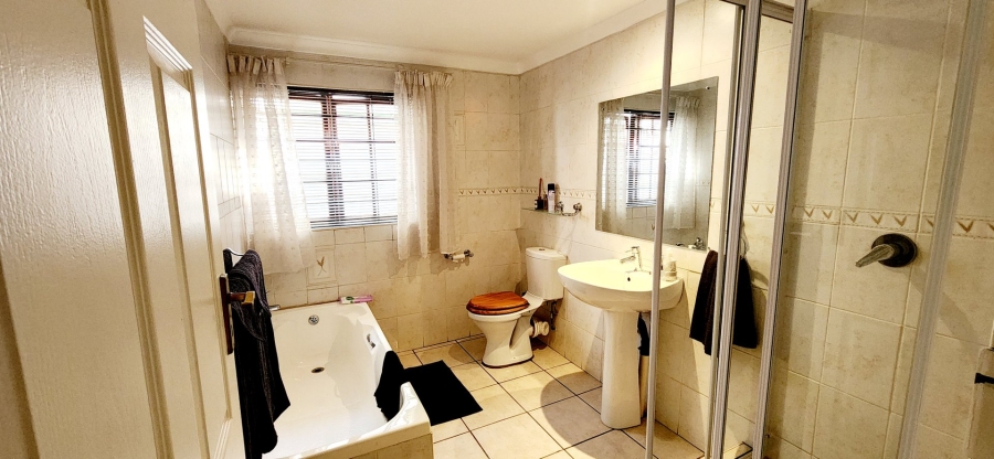 3 Bedroom Property for Sale in Wonderboom Gauteng