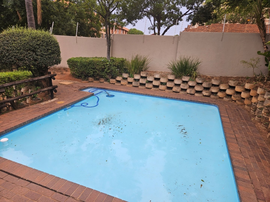 2 Bedroom Property for Sale in Sonneglans Gauteng